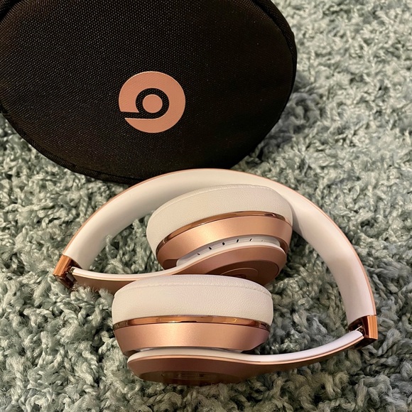 Beats Solo 3 Wireless - Picture 2 of 8